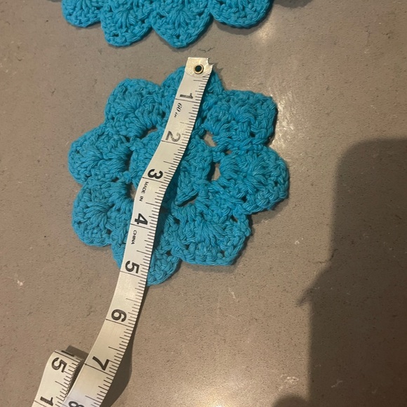 PLACEMAT and COASTER Crocheted, TURQUOISE, SETof 6. - Picture 7 of 9